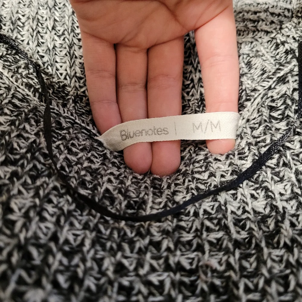 4 Cardigans: - Picture 2 of 13